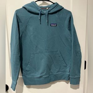 Womens blue/green Patagonia hoodie - size extra small